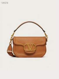 Picture of Valentino Handbags _SKUfw153978313fw